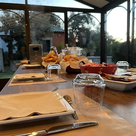Guest house Chateau Des Cinq Cantons 4*