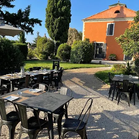 Guest house Chateau Des Cinq Cantons 4*