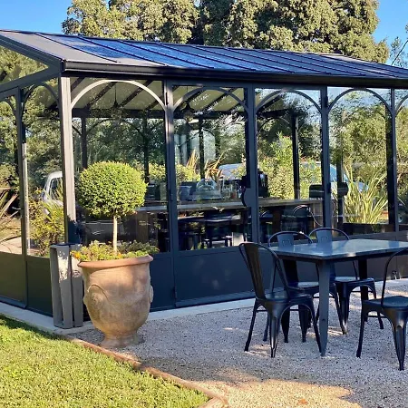 Chateau Des Cinq Cantons 4* Carpentras