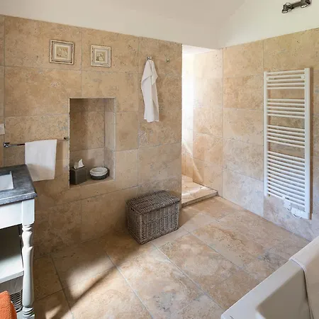 Chateau Des Cinq Cantons 4* Carpentras