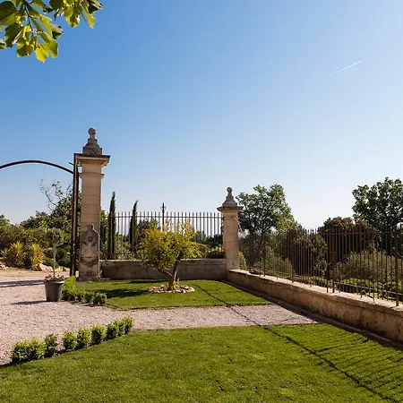 Chateau Des Cinq Cantons Carpentras