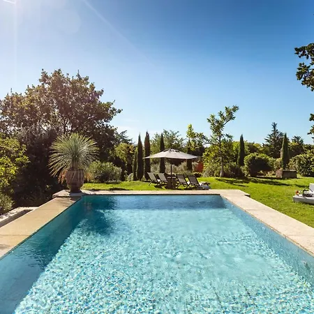 Chateau Des Cinq Cantons Carpentras